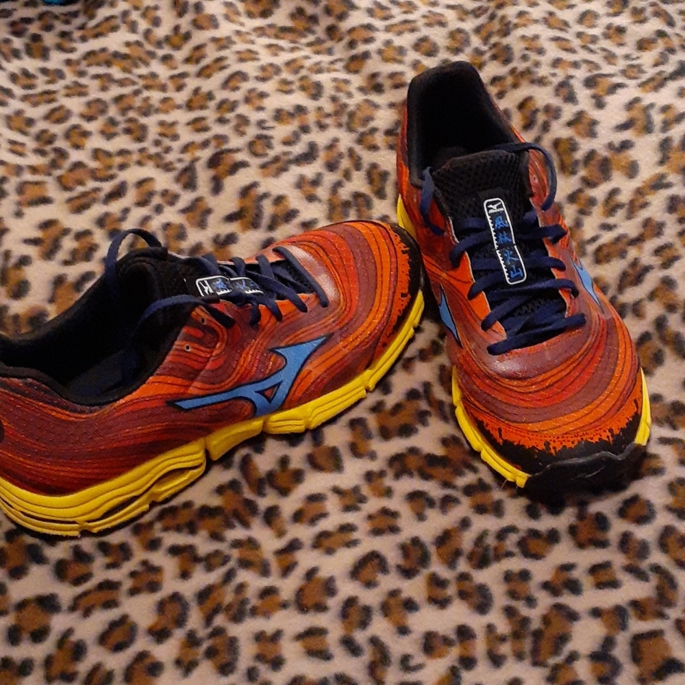 Mizuno Wave Kazan